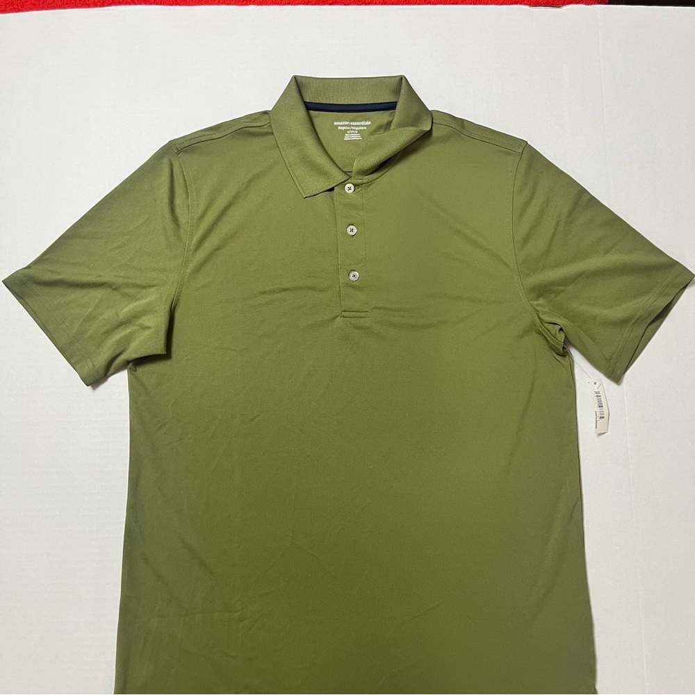 Amazon Essentials Men's Regular-Fit Quick-Dry Golf Polo Shirt size Small